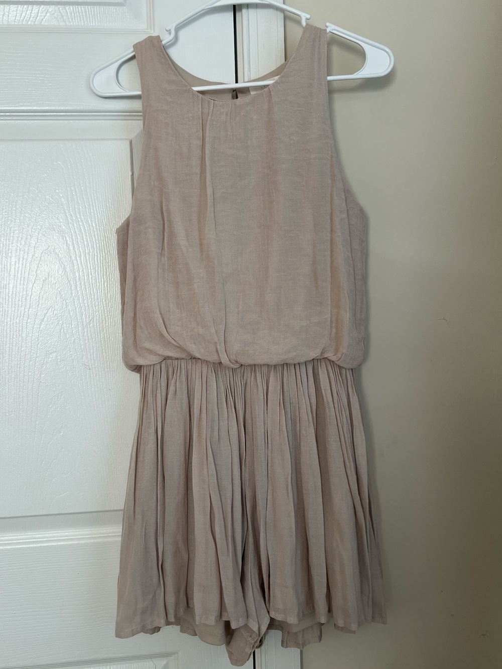 Lush Tan / Beige Pleated Flowy Keyhole Back Sleeveless Shorts Romper Medium